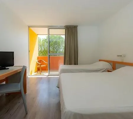 Domaine De Chaussy 4*