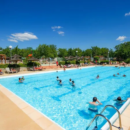 캠프장 Domaine De Chaussy 4*