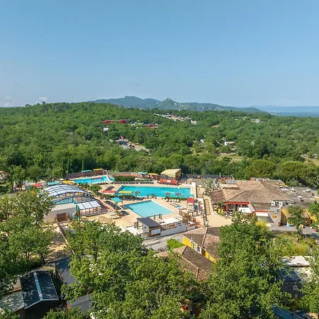 Domaine De Chaussy 4* 라고세