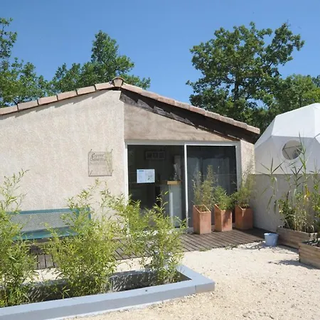 Domaine De Chaussy 캠프장
